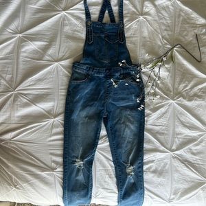 Fashion Nova: Blue Jean overalls